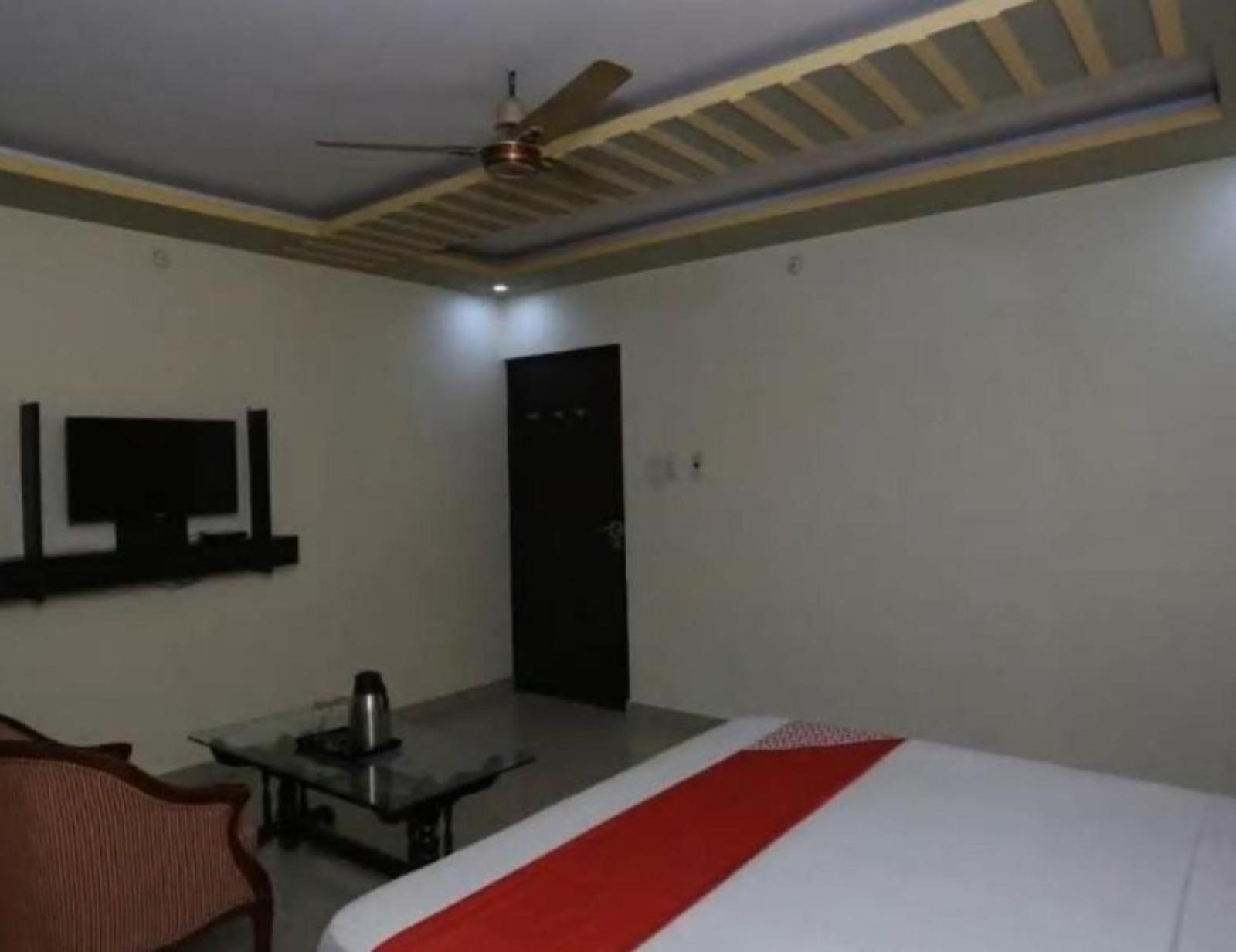 Hotel S K Palace Lucknow , Best Hotel In Lucknow , Hotel In Transport Nagar Lucknow ,Budget Hotels In Λάκναου Εξωτερικό φωτογραφία